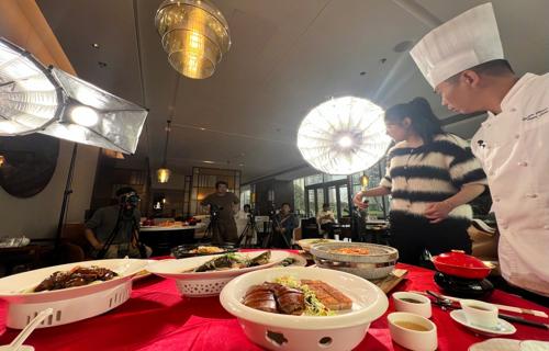 湖南卫视春晚名单曝光刘欢华晨宇黄圣依等明星齐聚一堂
