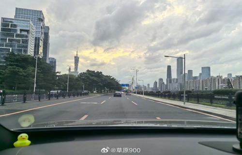 苹果公司考虑短期不在美国组装iPhone供应商面临降价压力